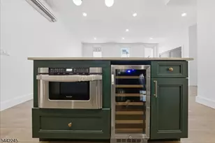 21 Lincoln Park, Newark, NJ 07102 - Photo 4