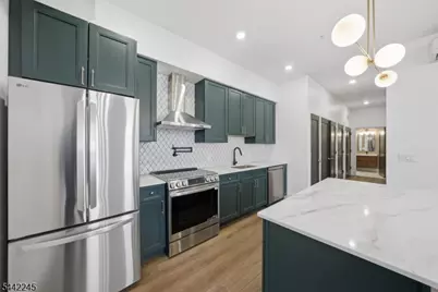 21 Lincoln Park #302, Newark, NJ 07102 - Photo 8