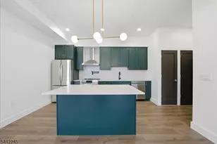 21 Lincoln Park, Newark, NJ 07102 - Photo 2