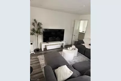 33 Grumman Ave #3, Newark, NJ 07112 - Photo 2