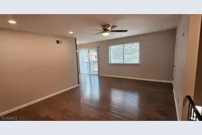 1907B Stonegate Ln #1907, Stanhope, NJ 07874 - Photo 4