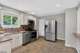 475 Rifle Camp Rd, Woodland Park, NJ 07424 - Photo 8