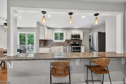 475 Rifle Camp Rd, Woodland Park, NJ 07424 - Photo 6