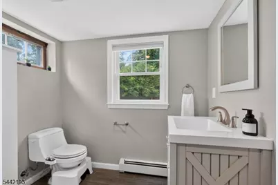 475 Rifle Camp Rd, Woodland Park, NJ 07424 - Photo 16