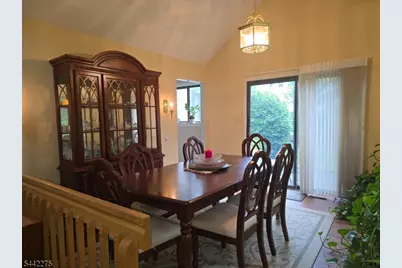 41 Arbor Cir, Bernards Township, NJ 07920 - Photo 4