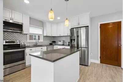 23 Elmwood Ter, Linden, NJ 07036 - Photo 10