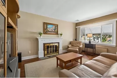 23 Elmwood Ter, Linden, NJ 07036 - Photo 4