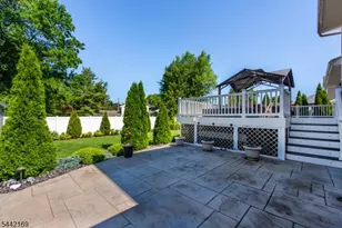 226 Winifred Dr, Totowa, NJ 07512 - Photo 28
