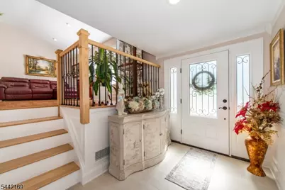 226 Winifred Dr, Totowa, NJ 07512 - Photo 2