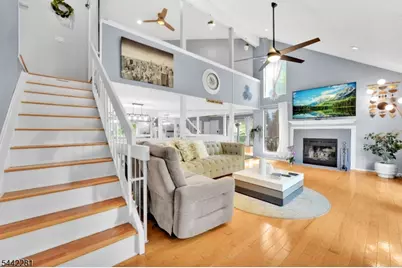 203 Kingsberry Dr, Franklin Township, NJ 08873 - Photo 2