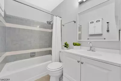 203 Kingsberry Dr, Franklin Township, NJ 08873 - Photo 16