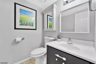 203 Kingsberry Dr, Franklin Township, NJ 08873 - Photo 10