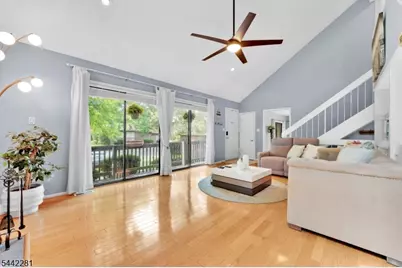 203 Kingsberry Dr, Franklin Township, NJ 08873 - Photo 4