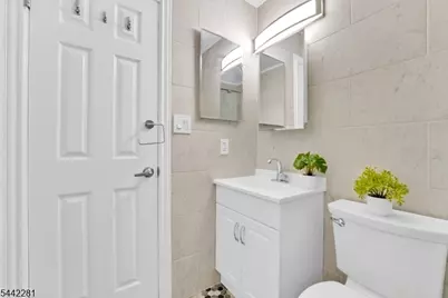 203 Kingsberry Dr, Franklin Township, NJ 08873 - Photo 14