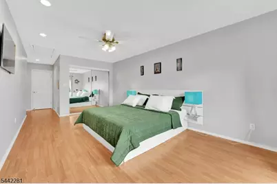 203 Kingsberry Dr, Franklin Township, NJ 08873 - Photo 12