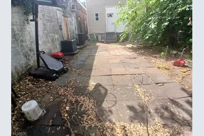 590 Hunterdon St, Newark, NJ 07108 - Photo 26