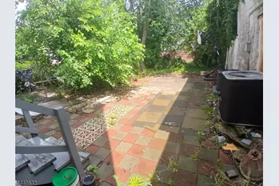 590 Hunterdon St, Newark, NJ 07108 - Photo 28