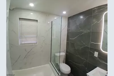 590 Hunterdon St, Newark, NJ 07108 - Photo 12