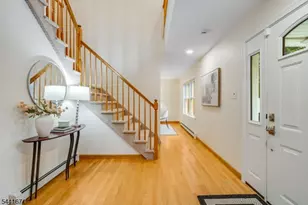 27 Harvest Ln, Livingston, NJ 07039 - Photo 10