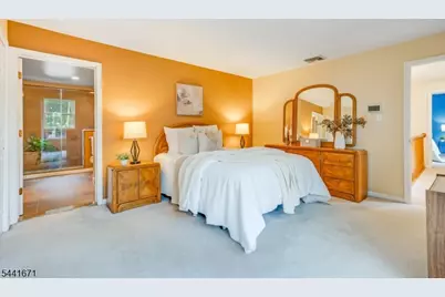 27 Harvest Ln, Livingston, NJ 07039 - Photo 4