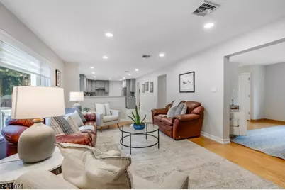 27 Harvest Ln, Livingston, NJ 07039 - Photo 16