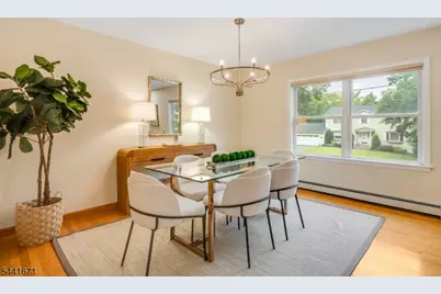 27 Harvest Ln, Livingston, NJ 07039 - Photo 2