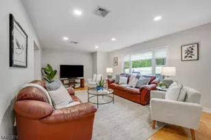 27 Harvest Ln, Livingston, NJ 07039 - Photo 14