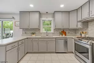 27 Harvest Ln, Livingston, NJ 07039 - Photo 20