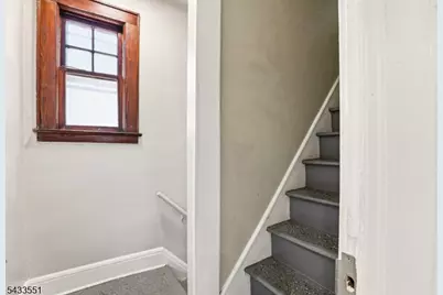 28 Underwood St, Newark, NJ 07106 - Photo 8