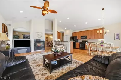 43 Renaissance Blvd, Franklin Township, NJ 08873 - Photo 12