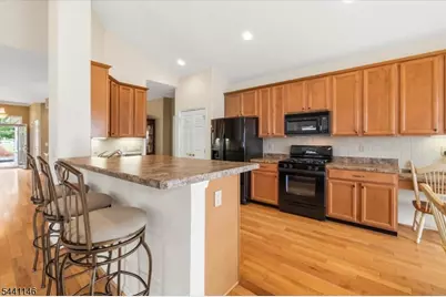 43 Renaissance Blvd, Franklin Township, NJ 08873 - Photo 14