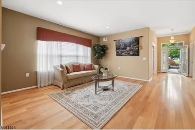 43 Renaissance Blvd, Franklin Township, NJ 08873 - Photo 6