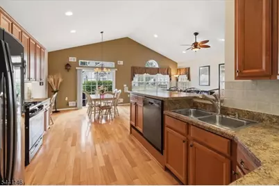 43 Renaissance Blvd, Franklin Township, NJ 08873 - Photo 16