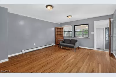 255 S 18th St, Newark, NJ 07103 - Photo 8
