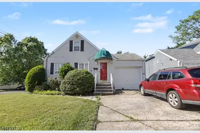 55 Stillman Ave, Bergenfield, NJ 07621 - Photo 2