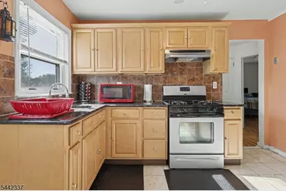 55 Stillman Ave, Bergenfield, NJ 07621 - Photo 12