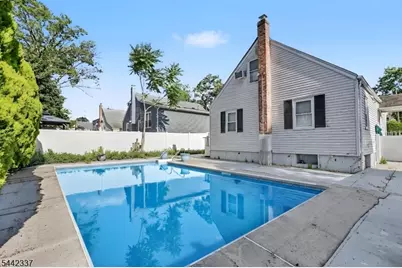 55 Stillman Ave, Bergenfield, NJ 07621 - Photo 32