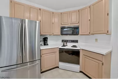 18 Pheasant Brook Court, Bedminster Township, NJ 07921 - Photo 16