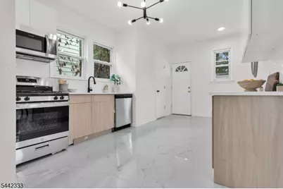 240 W End Ave, Newark, NJ 07106 - Photo 22
