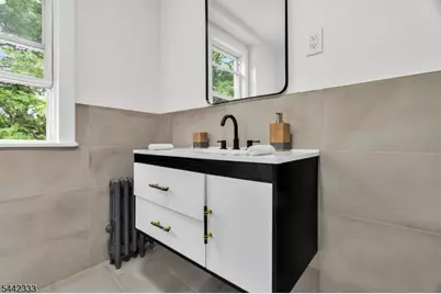 240 W End Ave, Newark, NJ 07106 - Photo 26