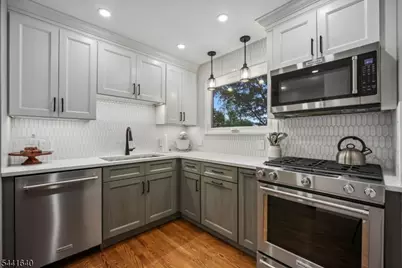 23 Andover Pl, Bloomfield, NJ 07003 - Photo 10