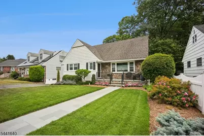 23 Andover Pl, Bloomfield, NJ 07003 - Photo 2