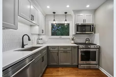 23 Andover Pl, Bloomfield, NJ 07003 - Photo 12