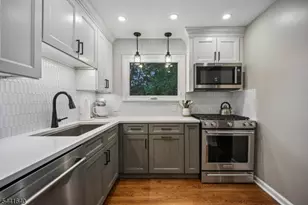 23 Andover Pl, Bloomfield, NJ 07003 - Photo 12