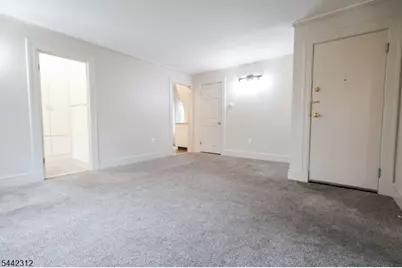 17 Hazelwood Ave, Newark, NJ 07106 - Photo 6