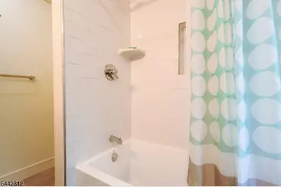 17 Hazelwood Ave, Newark, NJ 07106 - Photo 10