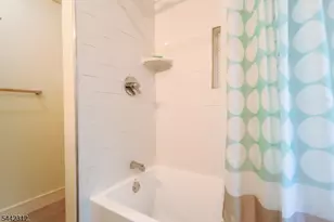 17 Hazelwood Ave, Newark, NJ 07106 - Photo 10