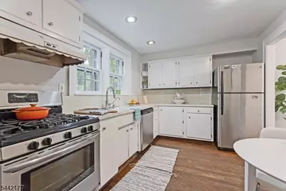24 College Ave, Montclair, NJ 07043 - Photo 14
