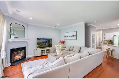 8023 Brittany Dr, Wayne, NJ 07470 - Photo 12