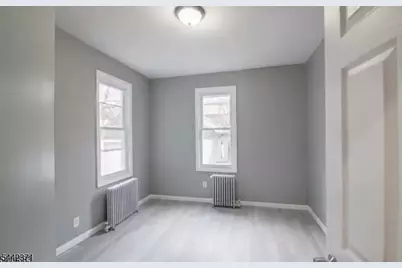 127 Brookwood St, East Orange, NJ 07018 - Photo 6